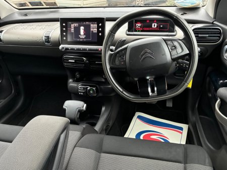 2017 Citroen C4 Cactus 1.2 PURETECH 820 FL FLAIR ETG S/ €10,950 thumbnail