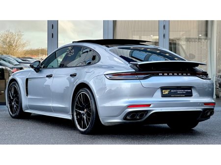 2022 Porsche Panamera 2+2 E-HY E-HYBRID CARBON TRIM €84,950