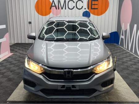 2019 Honda Grace HYBRID DX / 98k KMs / Adaptive Cruise Control €15,950