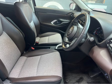 2021 Toyota Yaris Cross €22950! 2021 YARIS CROSS 1.5 HYBRID / 80k KMs / HEATED SEATS , REVERSE CAMERA , ADAPTIVE CRUISE & MORE €22,950 thumbnail