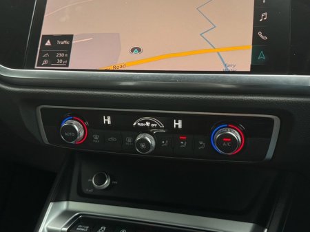 2020 Audi Q3 2.0 TDI 35 Sport SUV 5dr Diesel S Tronic Euro 6 (s/s) (150 ps) 20'' ALLOYS INCLUDED + VIRTUAL COCKPIT + APP CARPLAY €32,900 thumbnail