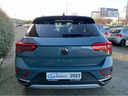 2023 Volkswagen T-Roc AUTOMATIC 2.0 DIESEL //MASSIVE SPEC//FULL LEATHER HEATED SEATS//PANORAMIC GLASS ROOF//LOW MILES// €31,950 thumbnail
