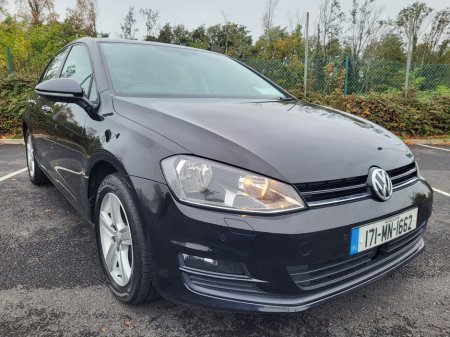 2017 Volkswagen Golf  €11,999