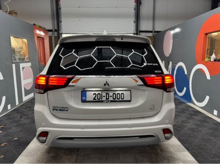 2020 Mitsubishi Outlander Plug-in Hybrid - Heated Seats + Heated Steering Wheel €24,950