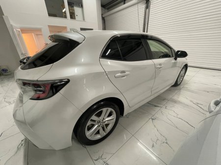 2020 Toyota Corolla 1.8 Hybrid Luna Sport Hatchback €18,995 thumbnail