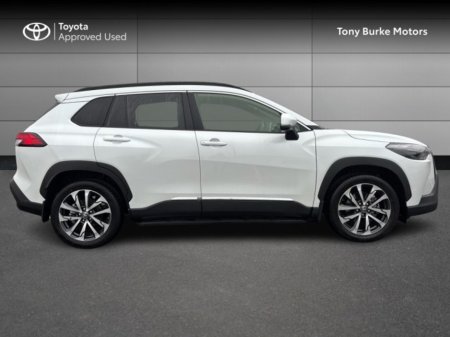 2025 Toyota Corolla CROSS - Save EUR 4,500 - LunaSport + Side Steps Worth EUR 905 - 1.8 Hybrid - Automatic // Remote Central Locking // Front Electric Windows // Rear Electric Windows // Electric Mirrors // Finger Tip St €41,680