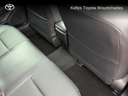 2025 Toyota Prius  €42,000