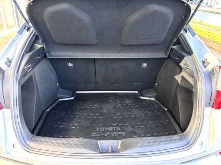 2017 Toyota C-HR 1.2T LUNA 4DR €16,950 thumbnail