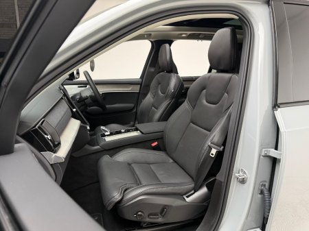 2025 Volvo XC90 ULTRA T8 RECHARGE 2.0 455HP PHEV *7 SEATER* €89,990 thumbnail