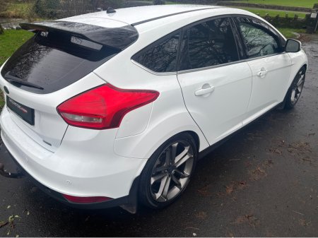 2018 Ford Focus 1.0 Titanium with ST Line kit €13,995