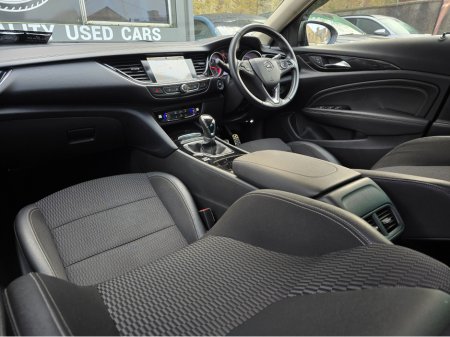 2018 Opel Insignia GRAND SPORT SRI 1.6 1 136PS 5DR €12,950 thumbnail