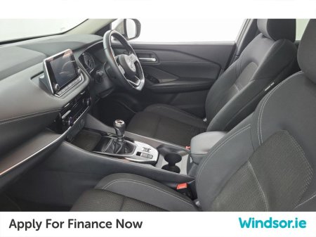 2022 Nissan Qashqai 1.3 PET MILD HYBRID SV + Glass Roof Rail Pack €25,995