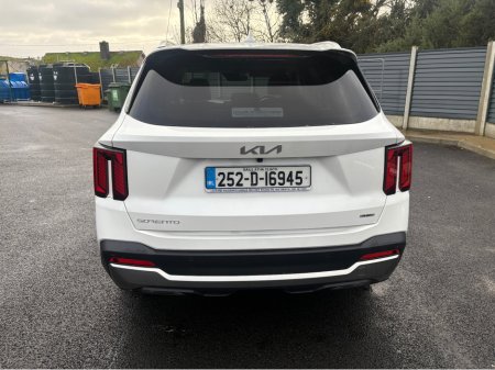 2025 Kia Sorento PHEV PE SEM 5DR AUTO €63,900