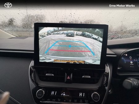 2023 Toyota Corolla COROLLA HYB LUNA Sport SALOON €28,995 thumbnail