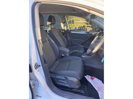 2012 Volkswagen Golf Golf €8,950 thumbnail