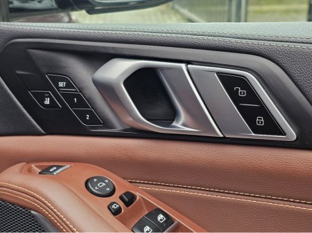 2022 BMW X5 X5 45E M-SPORT XDRIVE AUTO. AMETRIN METT. HUGE SPEC. FINANCE ARRANGED. SIMI. AA APPROVED. €58,950 thumbnail