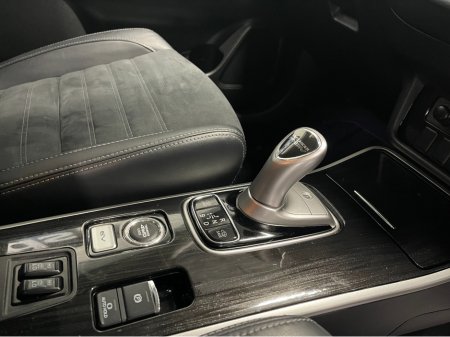 2017 Mitsubishi Outlander HYBRID 2.0 PHEV AUTOMATIC 5DR MODEL  www.bolandscarcentre.ie €17,900 thumbnail