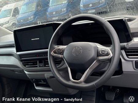 2026 Volkswagen Caravelle E-CARAVELLE LIFE LWB 218BHP *0% FINANCE* *5 YEAR WARRANTY* *APPLE CARPLAY/ANDROID AUTO* *REAR VIEW CAMERA* *FRONT AND REAR PARKING SENSORS* €67,685