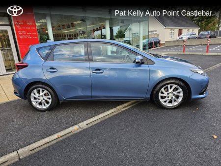 2015 Toyota Auris 1.4 D-4D LUNA 4DR €15,950