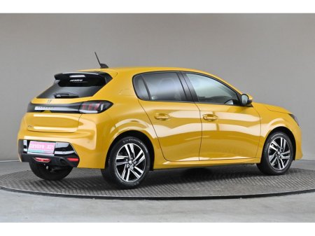 2021 Peugeot 208 1.2 ALLURE 100BHP 6SPD €15,890 thumbnail