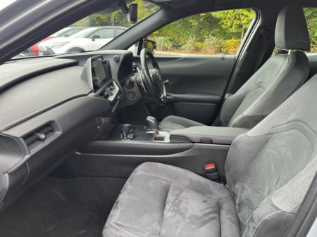 2024 Lexus UX 250 H 300E EV 201BHP 5DR AUTO €35,950 thumbnail