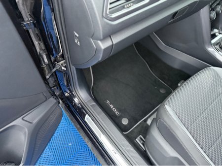 2021 Volkswagen T-Roc R-LINE - 2.0L DIESEL - AUTO - 12M WARRANTY - CAR: 1627 thumbnail