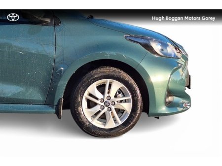 2025 Toyota Yaris YARIS HYBRID 1.5 LUNA thumbnail