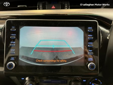 2024 Toyota Hilux HILUX 2.8 INVINCIBLE AUTO €44,000 thumbnail