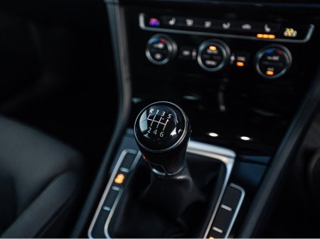 2017 Volkswagen Golf 172 Golf 1.0tsi HIGHLINE/FSH/High spec/1yr warrant €16,888 thumbnail