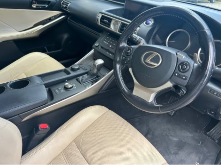 2016 Lexus IS 300 h 300 H 2.5 EXECUTIVE EDITION 4DR**//**FINANCE ARRANGED**//**CREAM LEATHER**//**€190 ROAD TAX**//**WARRANTY**//**METALLIC BLACK**//**ALLOYS**//**FRONT FOGS**//**TRADE IN ACCEPTED! €18,750 thumbnail