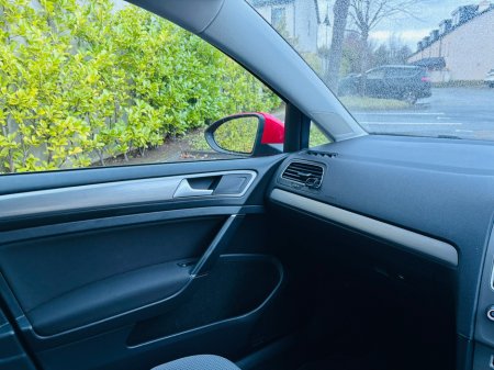 2015 Volkswagen Golf  €12,950 thumbnail