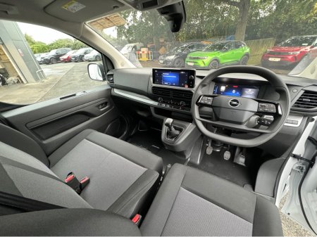 2026 Opel Vivaro Komfort | 1.5 | SWB | 120hp €30,077