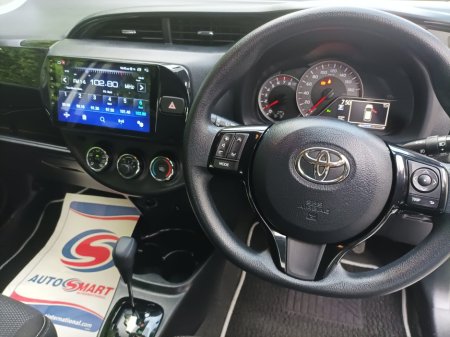 2019 Toyota Yaris 1.3 PETROL AUTOMATIC HIGH SPEC COMPREHENSIVE SERVICE HISTORY (8 STAMPS) LARGE TOUCH SCREEN MULTIMEDIA SYSTEM WITH APPLE CAR PLAY & ANDROID AUTO TOYOTA SAFETY SENSE JUST FULLY SERVICED 2 YEARS NCT €15,949 thumbnail