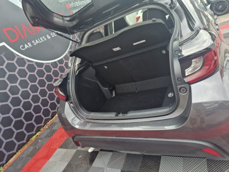 2022 Toyota Yaris 1.0 LUNA 4DR €16,950