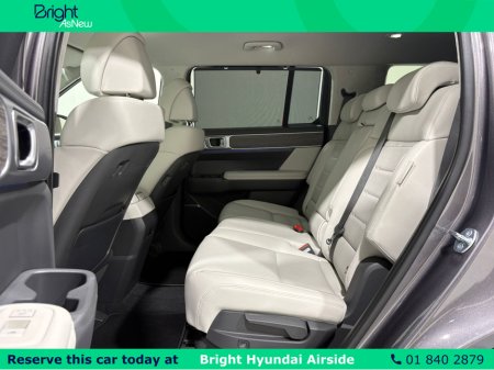 2025 Hyundai Santa Fe PHEV PREMIUM €64,950 thumbnail