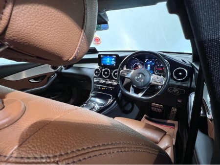 2020 Mercedes-Benz GL Class 200 D COUPE 5DR AUTO €38,900 thumbnail