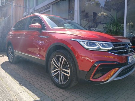 2024 Volkswagen Tiguan Allspace ELEGANCE 2.0TDI DSG 150HP €52,950 thumbnail