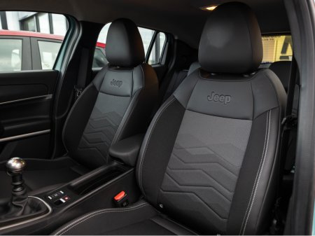 2025 Jeep Avenger 1.2 100HP MT ALTITUDE €27,950 thumbnail