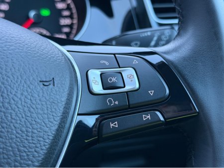 2017 Volkswagen Golf 1.4 TSI 140HP HIGHLINE AUTO €18,950 thumbnail