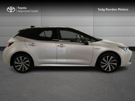 2021 Toyota Corolla HYBRID LUNA SPORT H/B €24,950
