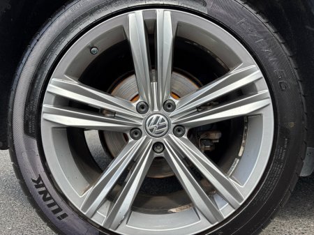 2019 Volkswagen Tiguan R-LINE 2.0 TDI D7F 150HP 5DR AUTO €19,950 thumbnail