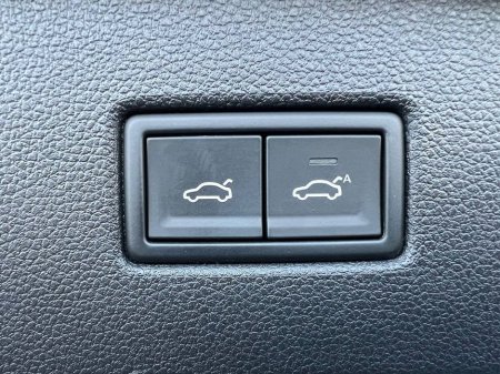 2020 Volkswagen Tiguan HIGHLINE 4MOTION 2.0 TDI // OPENING PAN ROOF // DIAMOND CUT ALLOYS // LEATHER HEATED SEATS €32,950 thumbnail