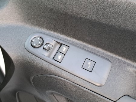 2026 Opel Combo KOMFORT  L1H1 1.5TD 100BHP  **LED HEADLIGTS** €21,098 thumbnail