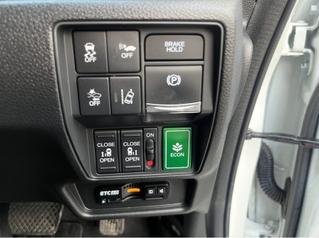 2019 Honda Odyssey 8 SEATER ABSOLUTE AUTOMATIC HYBRID 2.0 PETROL //KEYLESS ENTRY//REVERSE CAMERA//ADAPTIVE CRUISE CONTROL//ELECTRIC DRIVERS SEAT// €29,950 thumbnail