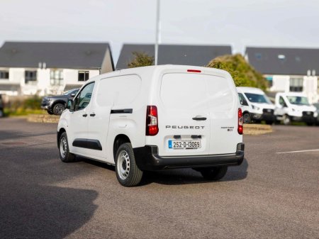 2025 Peugeot Partner PARTNER PROF PLUS 1.5 HDI 100 €22,725 thumbnail