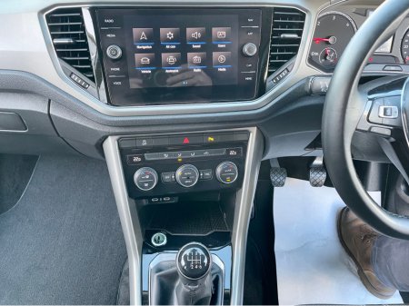 2021 Volkswagen T-Roc DESIGN 2.0 TDI 115BHP MANUAL 2 SEAT COMMERCIAL VAN €17,000 thumbnail