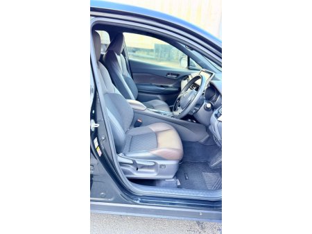 2019 Toyota C-HR 1.8 HYBRID LUNA €22,499 thumbnail