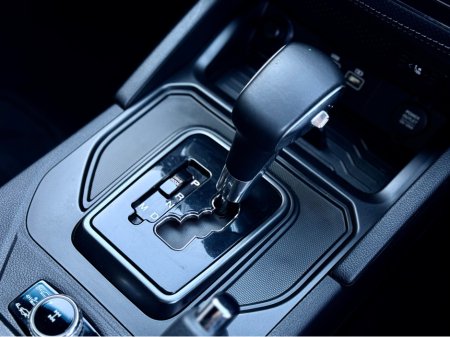 2023 Ssangyong Musso 2.2 DSL AT P/T 4WD 4DR A €33,950 thumbnail