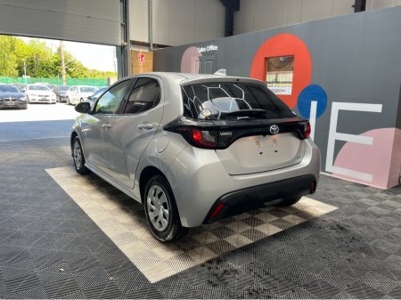 2021 Toyota Yaris 1.5 HYBRID X / 95k KMs / REVERSE CAMERA & MORE €17,950