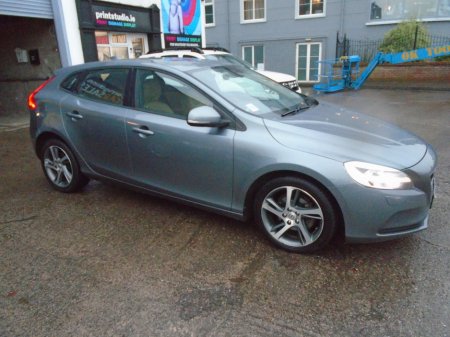 2017 Volvo V40 D2 MOMENTUM ED 5DR €12,950